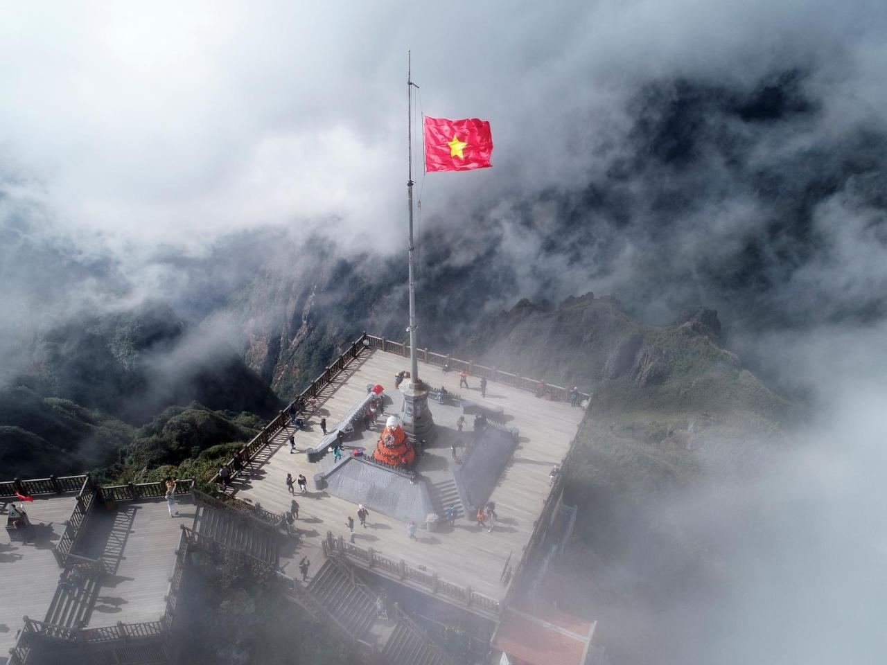 Hotel De La Coupole - Mgallery Sapa Dış mekan fotoğraf The summit of Fansipan